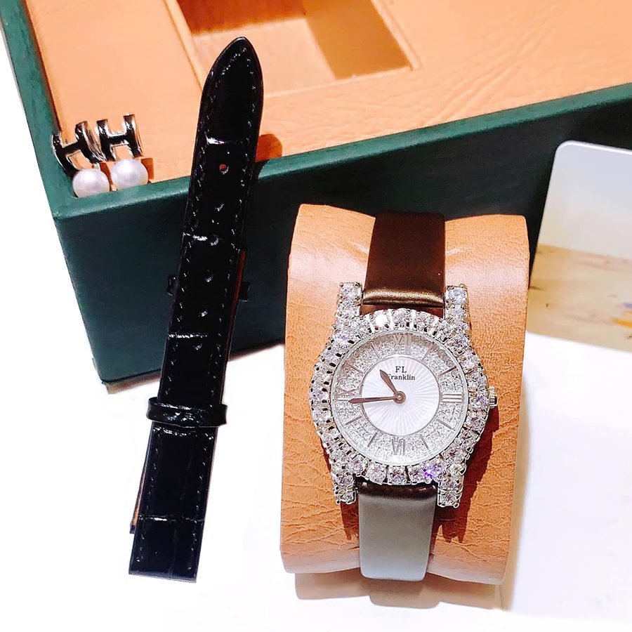 Đồng Hồ Nữ FL Franklin Quartz Watch FL-FL9099 Màu Nâu Bạc (Tặng Kèm Khuyên Tai + Dây Da) - Duy Hoang