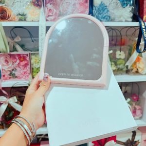 Gương Trang Điểm Laneige Màu Hồng - Duy Hoang