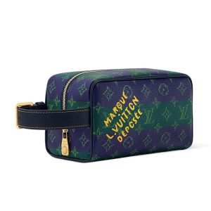 Túi Cầm Tay Nam Louis Vuitton LV M25902 Locker Dopp Kit Màu Xanh - Duy Hoang
